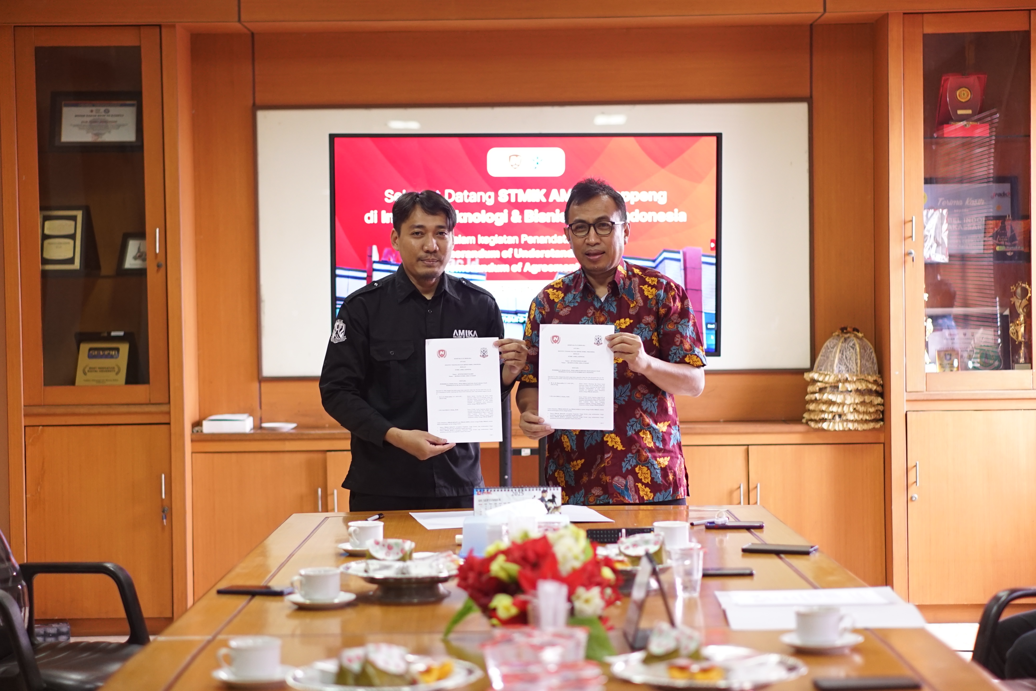 STMIK Amika Soppeng Resmi Jalin Kerjasama dengan ITB Nobel Indonesia: Dorong Inovasi Pendidikan dan Penelitian