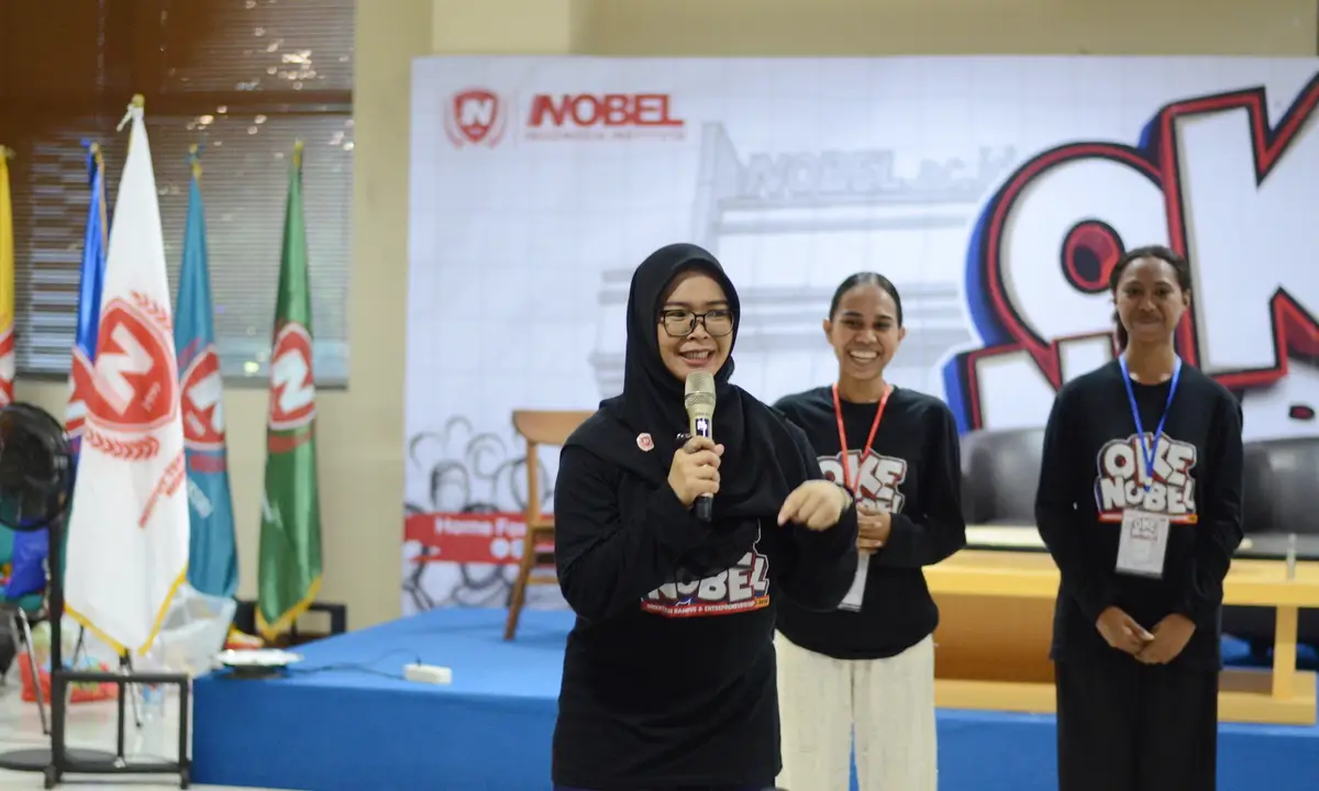 Hilangkan Jenuh, Kepala LPMI Nobel Indonesia Kemas Character Building Untuk Ratusan Maba dengan Cara Unik