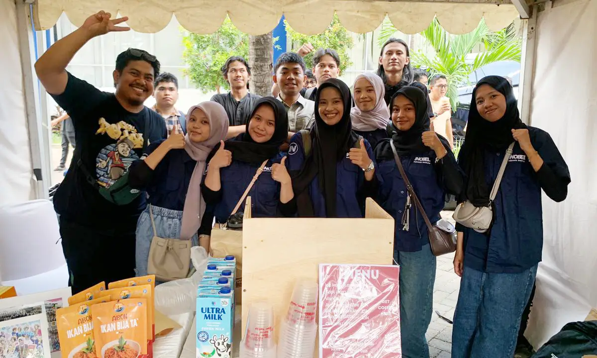 Mahasiswa ITB Nobel Indonesia Ramaikan Dies Natalis Unibos ke 39 dengan Produk Kreatif