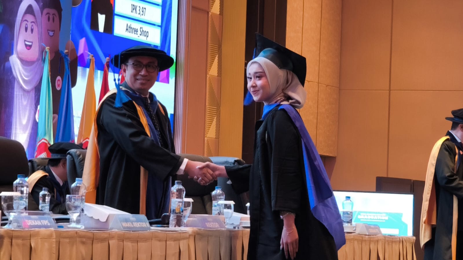 Sajikan-Wisuda-Bertajuk-Roblox,-Rektor-ITB-Nobel-Indonesia-Berikan-Pesan-Sarat-Makna