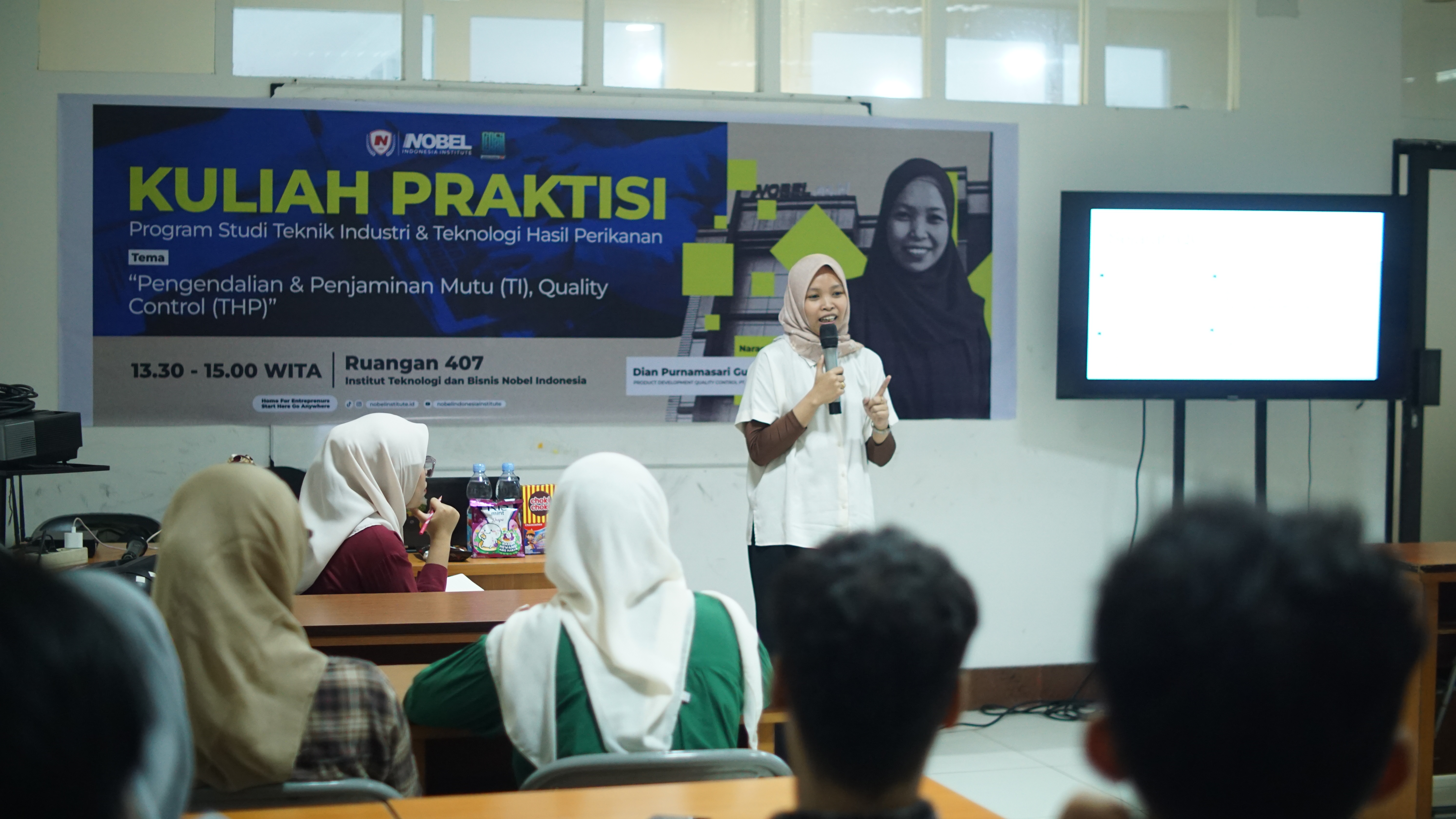 Mahasiswa-Teknik-Industri-dan-Teknologi-Hasil-Perikanan-Nobel-Indonesia-Jalani-Kuliah-Praktisi,-Bahas-Pengendalian-dan-Penjaminan-Mutu-Quality-Control